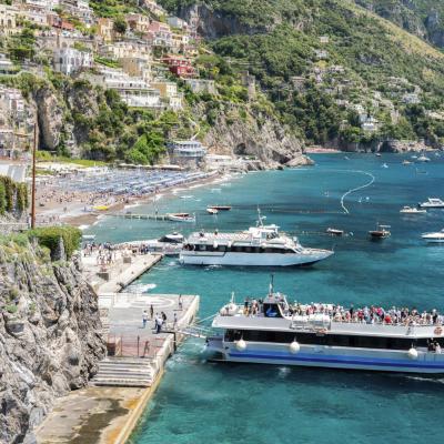 Widok Na Wybrzeze Morza Tyrrenskiego W Positano We Wloszech